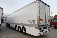 一汽解放 新J6P 6X4 13.6米智能冷藏列车