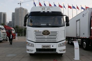 一汽解放 J6P 精英版 350马力 6X2 7.7米冷藏车(CA5250XLCP66K1L6T3E6)