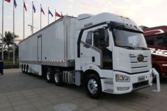 一汽解放 新J6P 6X4 13.6米智能冷藏列车