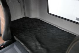 解放J6P&nbsp;冷藏车驾驶室图片