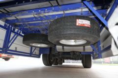 一汽解放 新J6P 6X4 13.6米智能冷藏列车