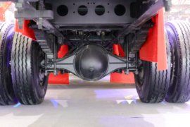 东风商用车底盘&nbsp;随车吊底盘图片