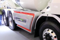 三一集团 8X4 7.73方纯电动智能驾驶搅拌车