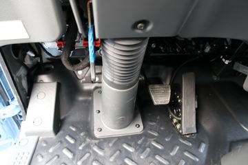 �����Ῠ ����E3000 4.18�״��綯��ʽ�ػ���81.14kWhͼƬ