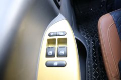 福田 奥铃大黄蜂 皇宫版 220马力 4X2 厢式载货车