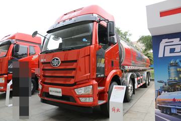 一汽解放 J6L中卡 320马力 8X4 运油车(陆平机器牌)(LPC5324GYYC6)
