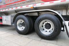 一汽解放 J6L中卡 320马力 8X4 运油车(陆平机器牌)(LPC5324GYYC6)