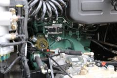 青岛解放 JH6重卡 领航版 460马力 6X4 危险品牵引车(国六)(CA4255P25K2T1E6A80)
