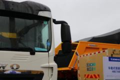 中国重汽 HOWO TX7重卡 310马力 4X2 车载式混凝土泵车(徐工牌)