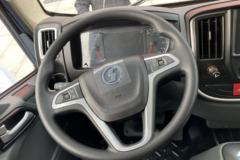 陕汽轻卡 德龙E3000 4.18米混合动力厢式载货车