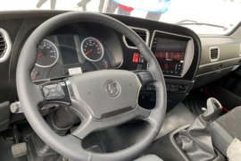 德龙K3000&nbsp;中置轴车辆运输车驾驶室图片