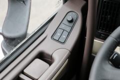 东风柳汽 乘龙H7重卡 460马力 8X4 AMT自动挡载货车(国六)(LZ1321H7FC1T)