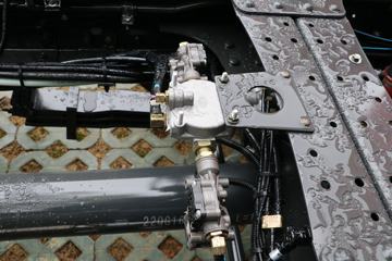 �������� ����H7�ؿ� 460���� 8X4 AMT�Զ����ػ���(����)(LZ1321H7FC1T)ͼƬ