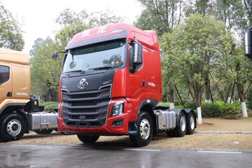 东风柳汽 乘龙H7重卡 轻奢版 460马力 6X4 AMT自动挡牵引车(LZ4251M7DB)