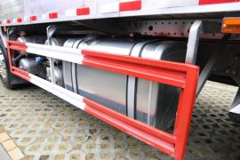 乘龙H7&nbsp;畜禽运输车底盘图片