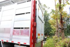 东风柳汽 乘龙H7 400马力 8X4 畜禽运输车(LZ1310H7FC1T)