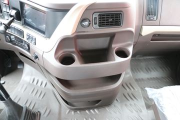 �������� ����H7 400���� 8X4 LNG�ػ�������(����)ͼƬ