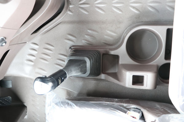 乘龙H7重卡 460马力 8X4 9.6米仓栅式载货车直降1万!