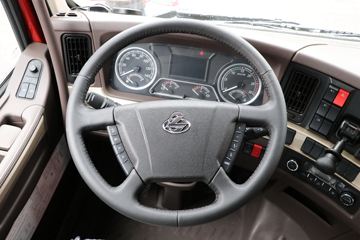 �������� ����H7 400���� 8X4 LNG�ػ�������(����)ͼƬ