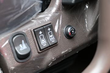 �������� ����H7 400���� 8X4 LNG�ػ�������(����)ͼƬ