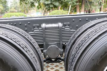 �������� ����H7 400���� 8X4 LNG�ػ�������(����)ͼƬ