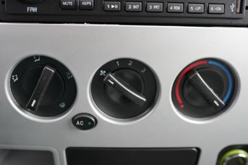 һ������ ��ž���2ϵ 95���� 3.2����ж��(CA3040K3L1E5)ͼƬ