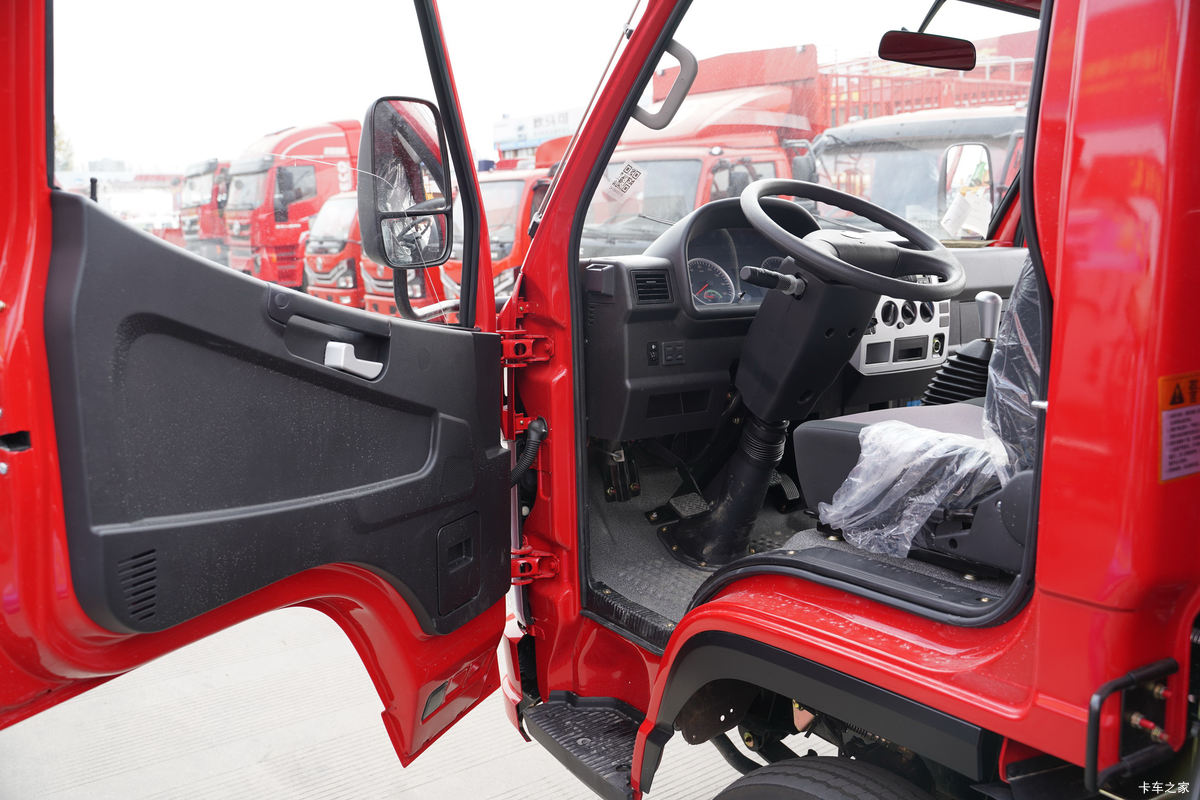 解放经典2系自卸车驾驶室图片