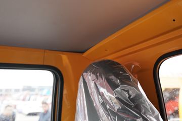 һ������ ��ž���1ϵ 84���� 4X2 3.73����ж��(CA3040K7L2E5-3)ͼƬ