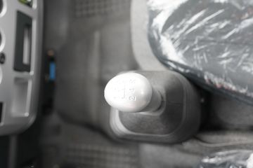 һ������ ��ž���1ϵ 84���� 4X2 3.73����ж��(CA3040K7L2E5-3)ͼƬ