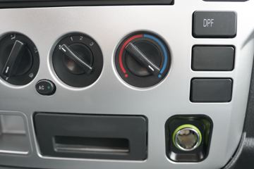 һ������ ��ž���1ϵ 84���� 4X2 3.73����ж��(CA3040K7L2E5-3)ͼƬ