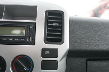 һ������ ��ž���1ϵ 84���� 4X2 3.73����ж��(CA3040K7L2E5-3)ͼƬ