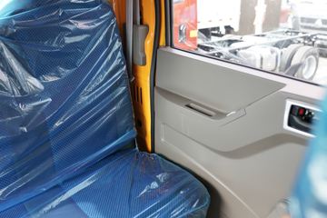 һ������ ��Ź�ʨ 2.2L 130���� ���� 3.145��˫�������Ῠ(CA1040K2L3RE6B)ͼƬ