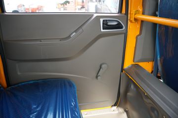 һ������ ��Ź�ʨ 2.2L 130���� ���� 3.145��˫�������Ῠ(CA1040K2L3RE6B)ͼƬ