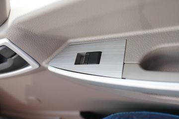 һ������ ��Ź�ʨ 2.2L 130���� ���� 3.145��˫�������Ῠ(CA1040K2L3RE6B)ͼƬ