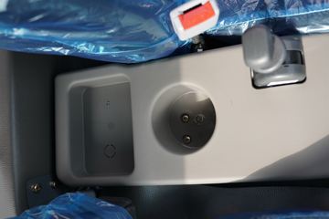 һ������ ��Ź�ʨ 2.2L 130���� ���� 3.145��˫�������Ῠ(CA1040K2L3RE6B)ͼƬ