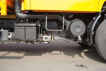 һ������ ��Ź�ʨ 2.2L 130���� ���� 3.145��˫�������Ῠ(CA1040K2L3RE6B)ͼƬ