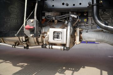 һ������ ��Ź�ʨ 2.2L 130���� ���� 3.145��˫�������Ῠ(CA1040K2L3RE6B)ͼƬ