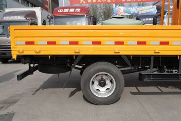 һ������ ��Ź�ʨ 2.2L 130���� ���� 3.145��˫�������Ῠ(CA1040K2L3RE6B)ͼƬ