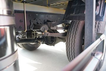 һ������ ��Ź�ʨ 2.2L 130���� ���� 3.145��˫�������Ῠ(CA1040K2L3RE6B)ͼƬ