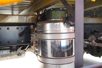 һ������ ��Ź�ʨ 2.2L 130���� ���� 3.145��˫�������Ῠ(CA1040K2L3RE6B)ͼƬ