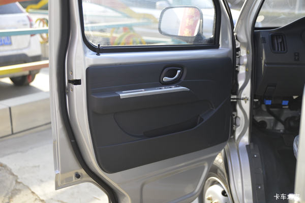 ֣���ٿ�����;��T3��˫̥�һ�ȫ�ǣ�ֱ��2000Ԫ��