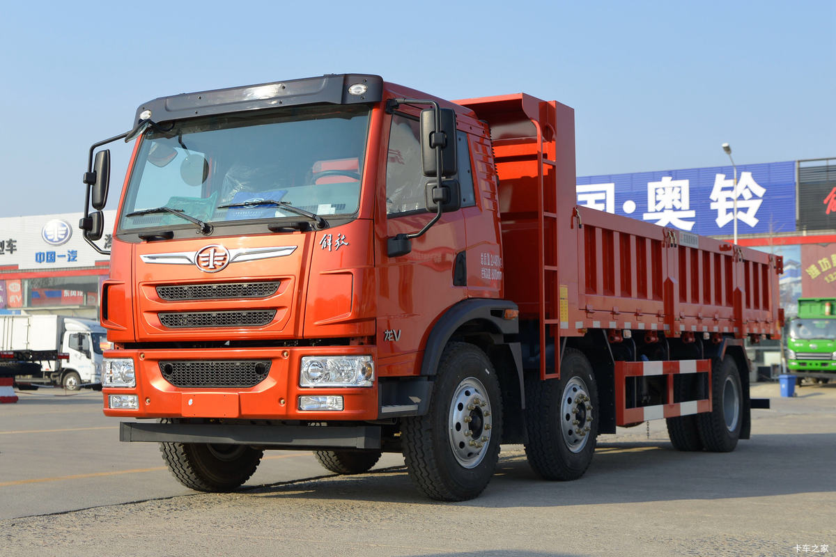 青岛解放 龙V 220马力 6X2 6.8米自卸车