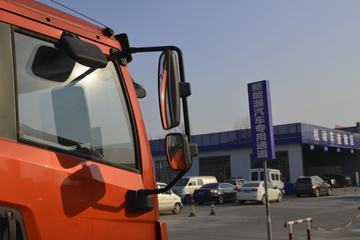 �ൺ��� ��V 220���� 6X2 6.8����ж��ͼƬ