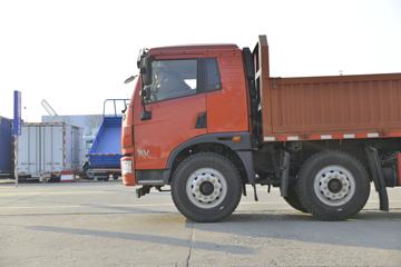 �ൺ��� ��V 220���� 6X2 6.8����ж��ͼƬ