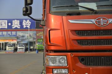 �ൺ��� ��V 220���� 6X2 6.8����ж��ͼƬ