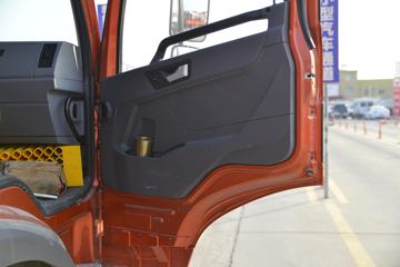 �ൺ��� ��V 220���� 6X2 6.8����ж��ͼƬ