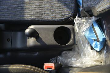 �ൺ��� ��V 220���� 6X2 6.8����ж��ͼƬ