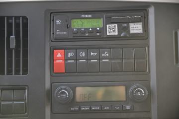 �ൺ��� ��V 220���� 6X2 6.8����ж��ͼƬ