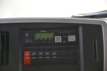 �ൺ��� ��V 220���� 6X2 6.8����ж��ͼƬ