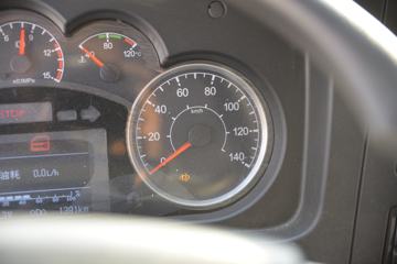 �ൺ��� ��V 220���� 6X2 6.8����ж��ͼƬ